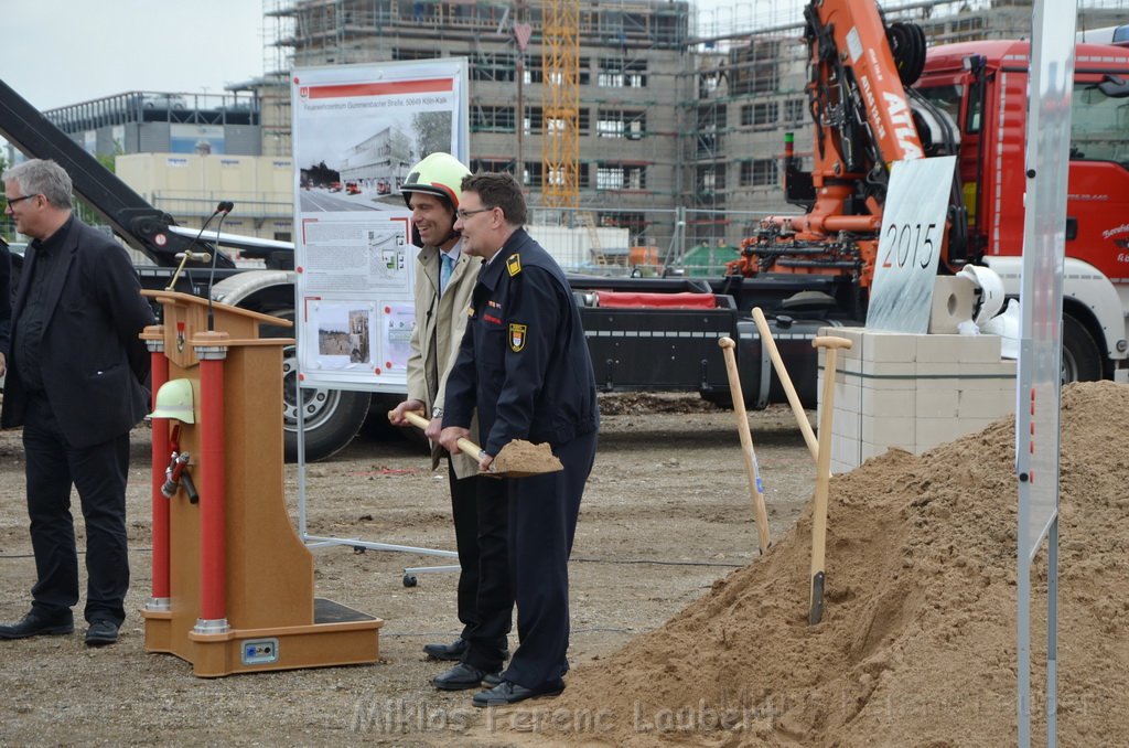 Erster Spatenstich Neues Feuerwehrzentrum Koeln Kalk Gummersbacherstr P123.JPG - Miklos Laubert